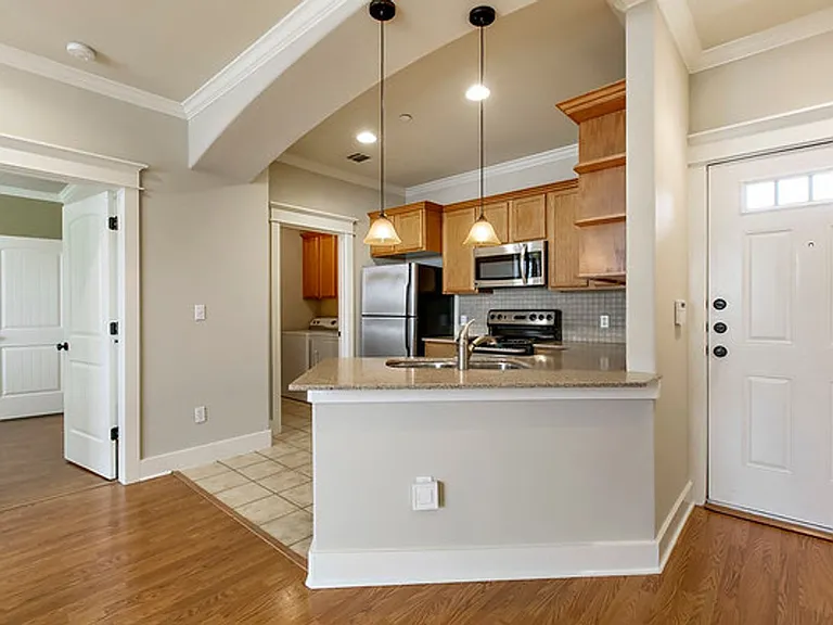 508 Elmwood Pl #C — Photo 5