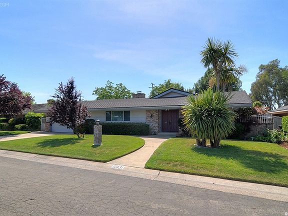 5th image of 2831 Ashbourne Dr