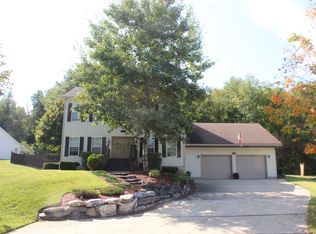 17 Cobble Stone Cv, Pittsfield, MA 01201