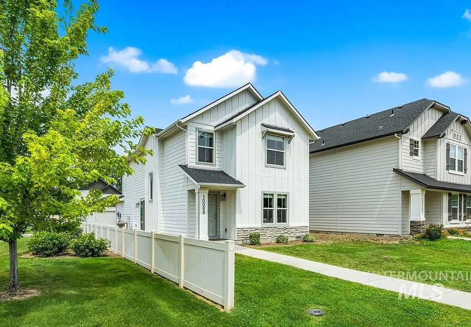 10088 W Smoke Ranch Dr