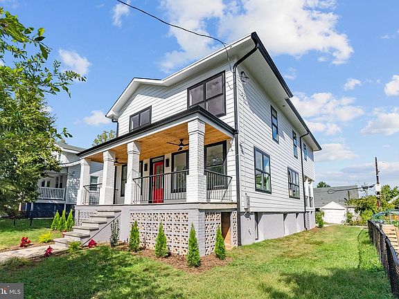 3rd image of 2118 Rand Pl NE