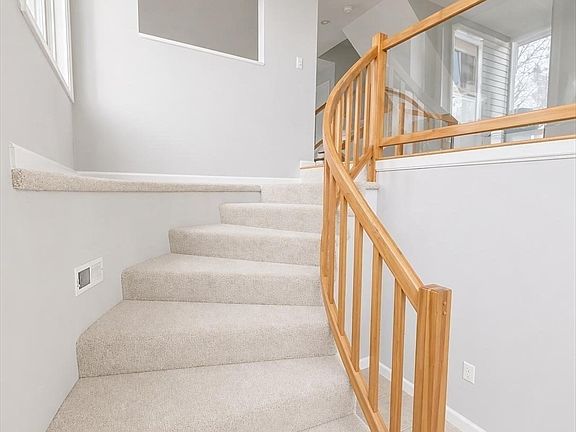3rd image of 131 America Blvd #131