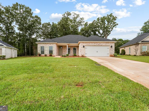 215 Otters Ridge Dr, Kathleen, GA 31047