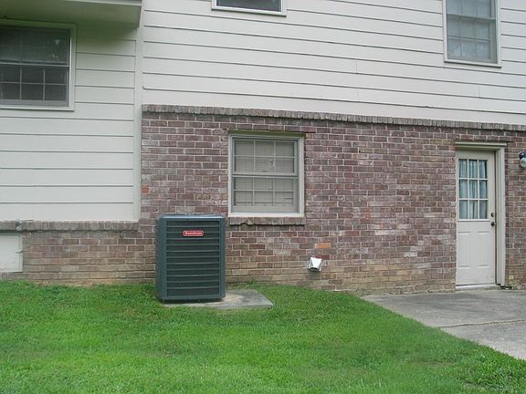 2nd image of 1867 Town Pl