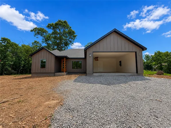 2 Boswell Dr, Bella Vista, AR 72715