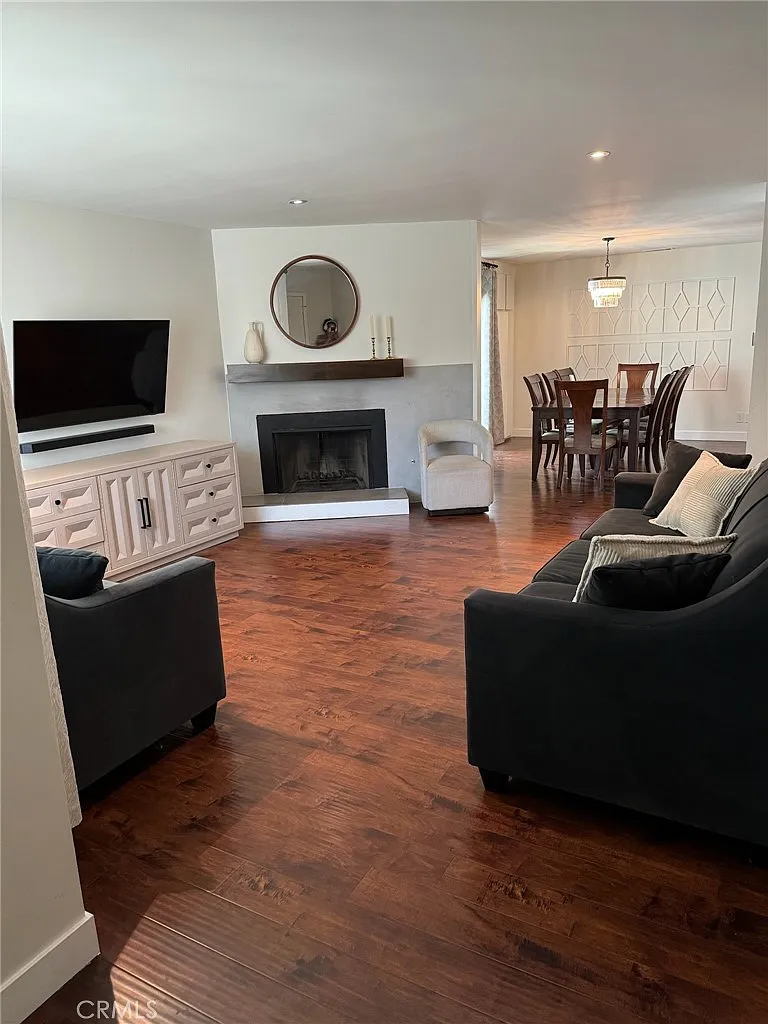 3 bed, 1490 sqft, $2,900 — Photo 3