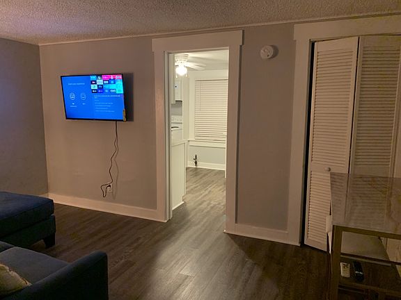4th image of 2408 Dartmouth Ave N APT 3
