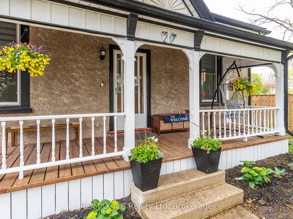 27 Home St, Stratford, ON N5A 1Z8