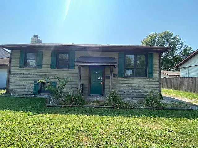 2324 Cardinal Ave photo 1