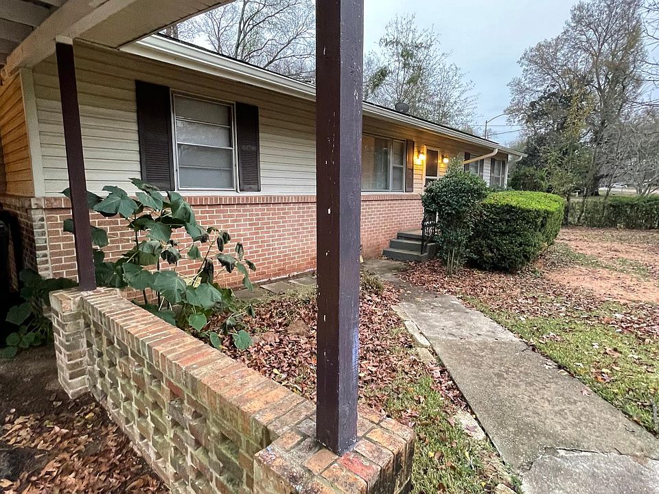 1st image of 1002 Willow Springs Dr