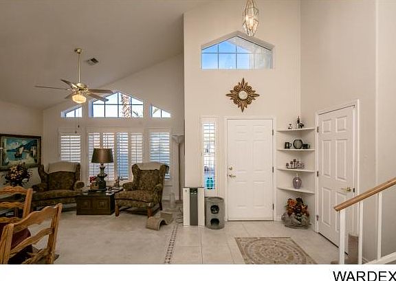 3rd image of 2054 E Lago Grande Pl