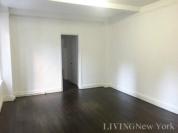 4th image of 135 E 50th St APT 5B
