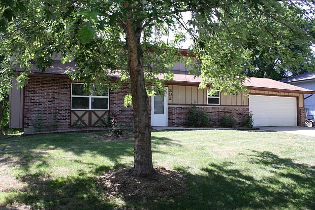 1st image of 202 W Haven Dr