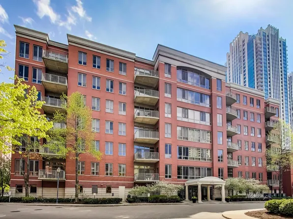 400 N Clinton St APT 408, Chicago, IL 60654