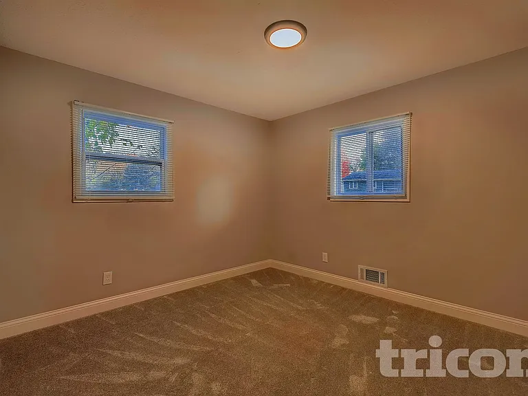 7020 Winsdale St N — Photo 13