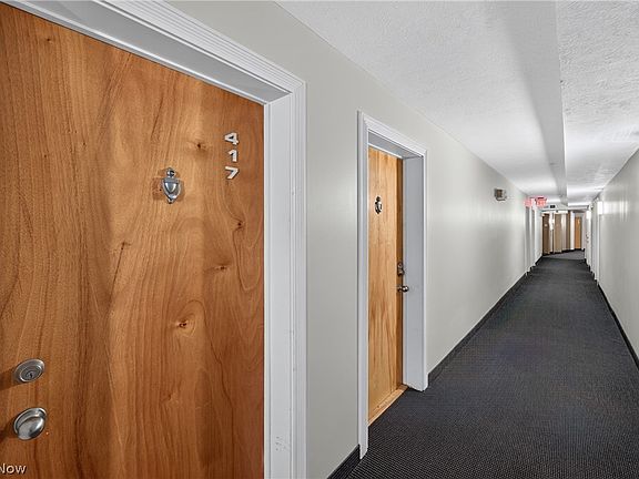 4th image of 2222 Detroit Ave APT 417