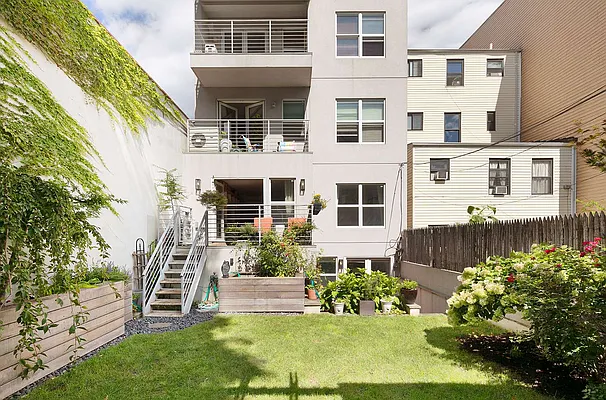 Sold by Compass | media 7