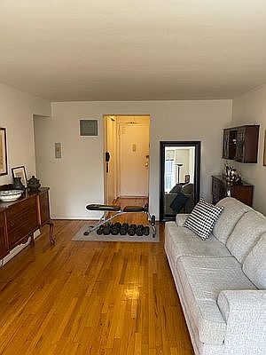 1st image of 320 W 30th St APT 5A