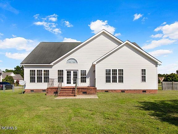 5th image of 203 Maddux Drive