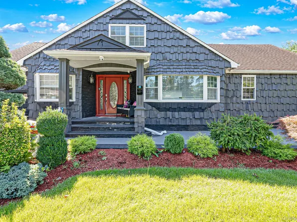 8 Ralph Avenue, Brentwood, NY 11717