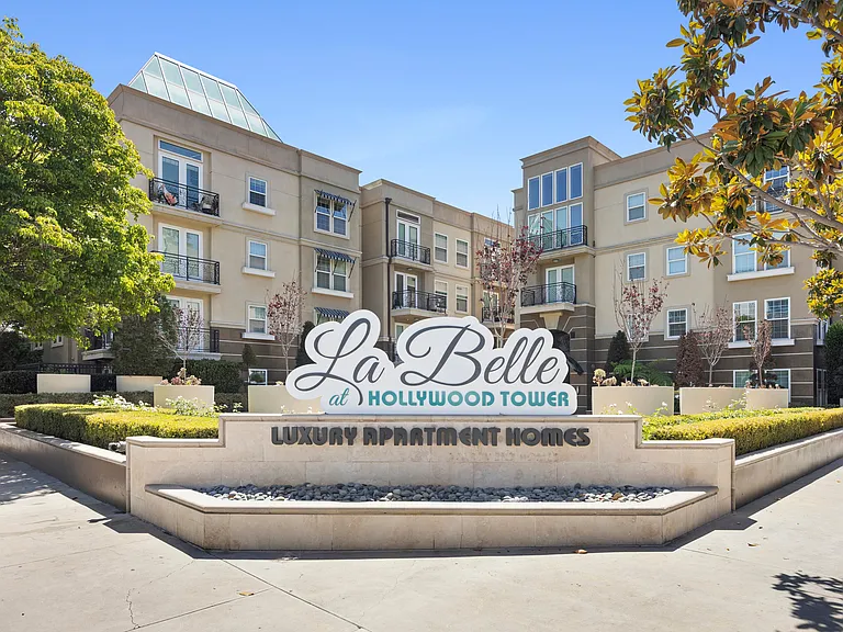 La Belle at Hollywood Towers — Photo 39