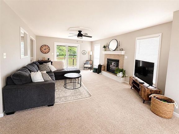 2nd image of 504 Wildwood Ct