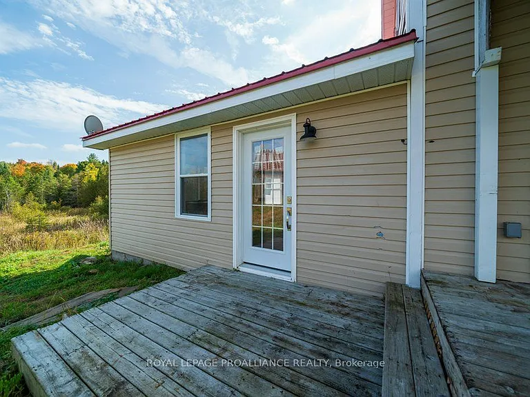 5948 Ardoch Rd — Photo 5