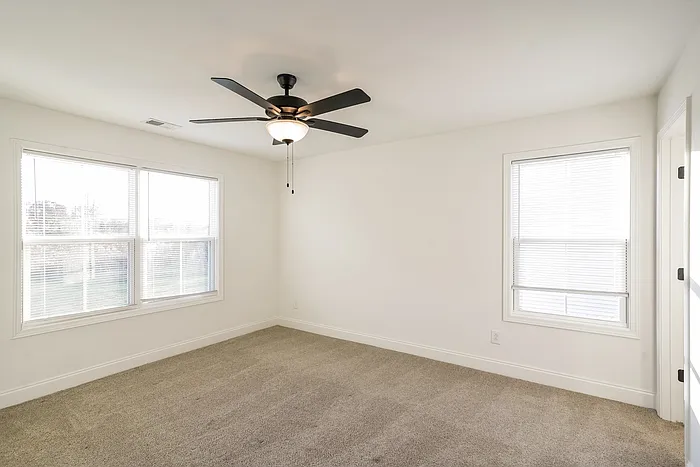 380 Baldwin Ln — Photo 6