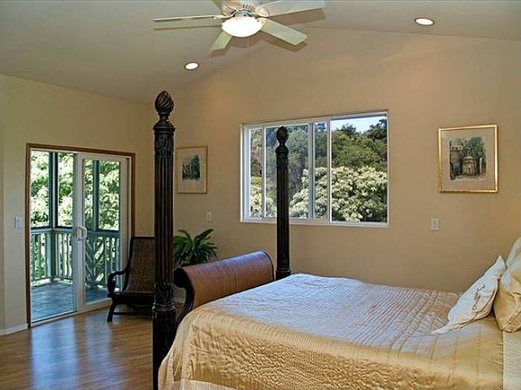 Upstairs MasterBedroom