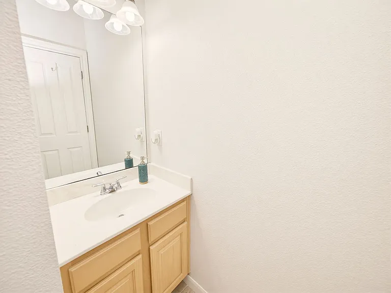 4000 Lake Beau Pre Blvd #14 — Photo 23