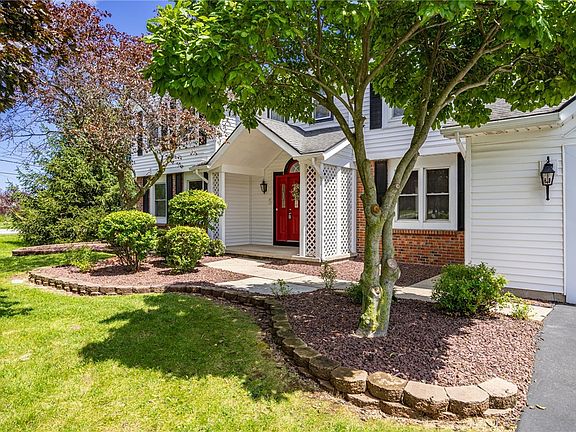 4th image of 14 Silver Fox Cir