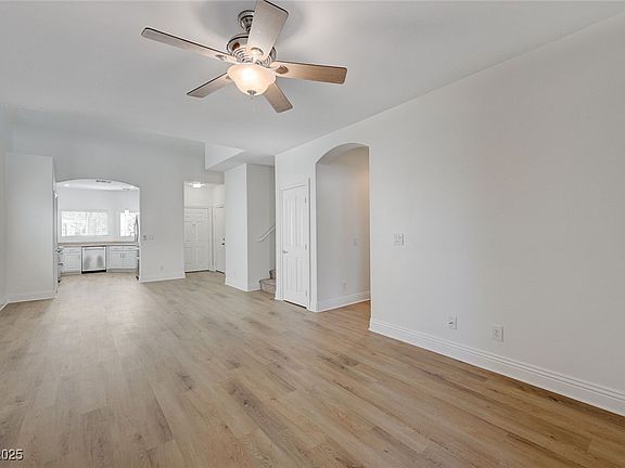 4th image of 1163 Tumbling River Ave