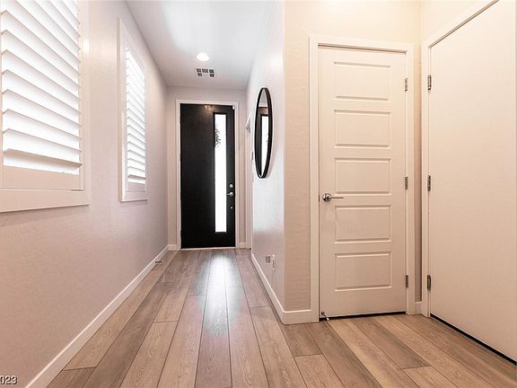 5th image of 12388 Harbor Isle Ave