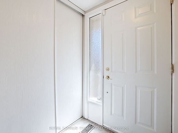 3rd image of 2942 Fairlea Cres