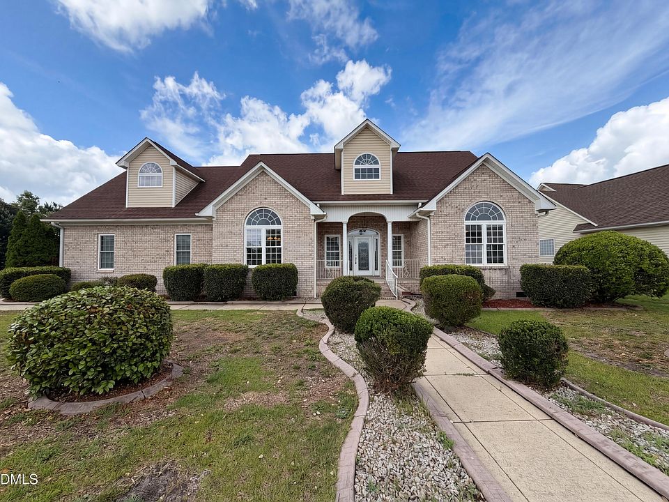 1st image of 824 Camwheel Dr