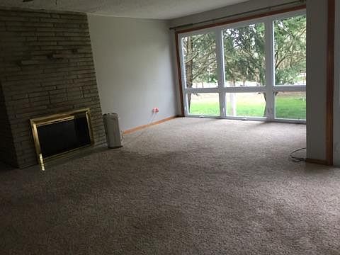 Family room/Fireplace