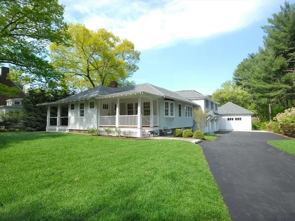 155 Monument St, Concord, MA 01742