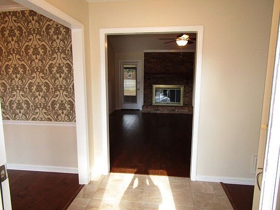3rd image of 214 Gatewood Dr