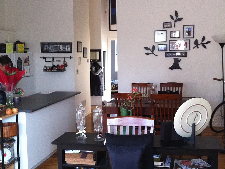 2259 W Adams St #3 — Photo 1