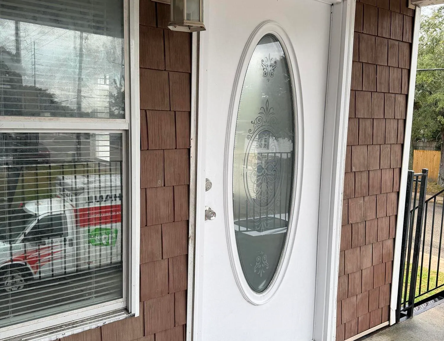 3 bed, 2.0 bath, 1200 sqft, $1,150 — Photo 1