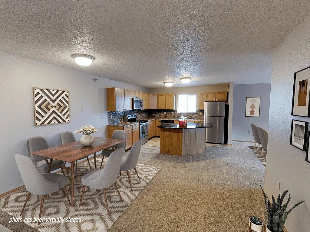 South Pointe — Photo 1