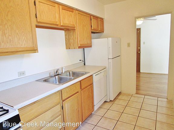 4th image of 680 N Pearl St APT 5