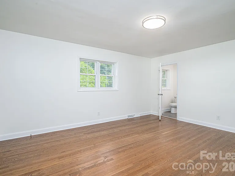 2020 Helen Dr — Photo 24