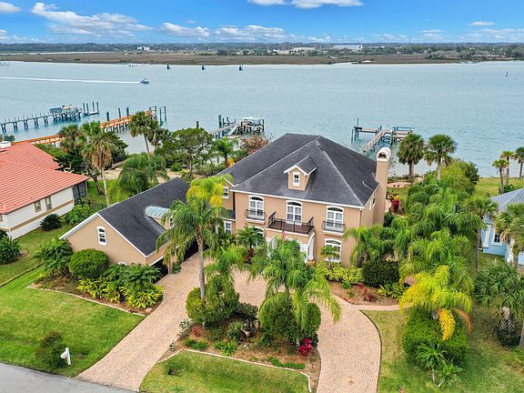 3rd image of 150 Pelican Reef Dr