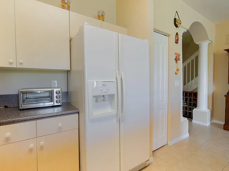 213 River Bluff Ln — Photo 8