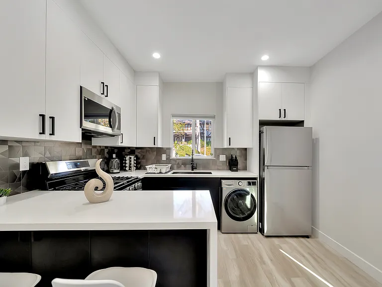 5565 Ostin Ave — Photo 65