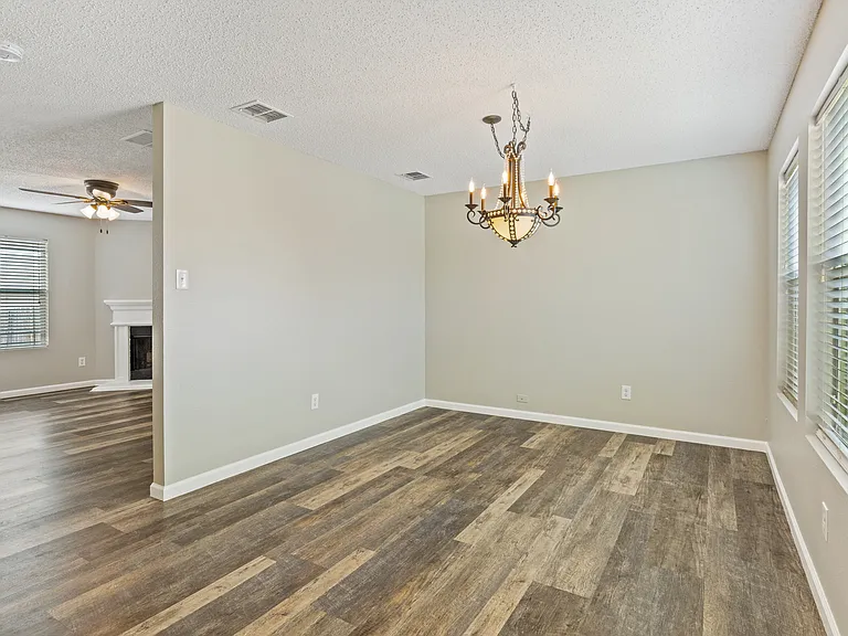 4717 Waterford Dr — Photo 8