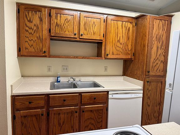 5th image of 8419 Hearth Dr APT 1