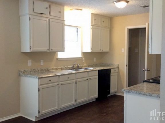 3rd image of 301 Wilshire Ct