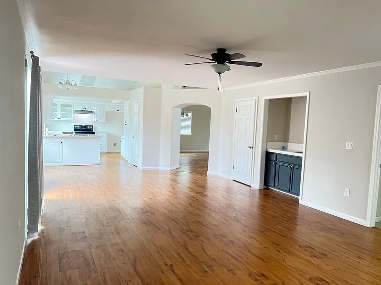 9291 White Water Ln — Photo 5